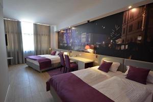 Emonec Hotel