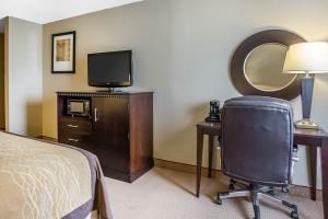 Hotel Comfort Inn And Suites