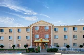 Hotel Super 8 Plano Dallas Area
