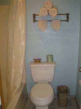 Hotel Pinn Road Inn And Suites