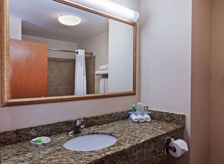 Holiday Inn Express Hotel & Suites Selma
