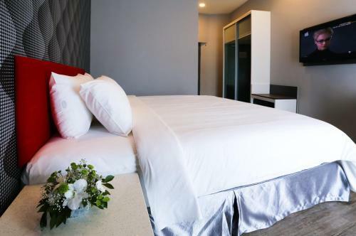 Cenang Plaza Beach Hotel