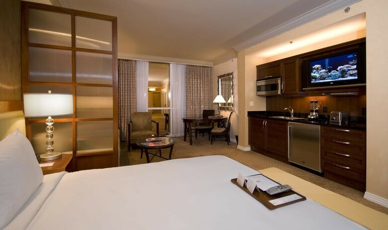 Hotel The Signature At Mgm Grand