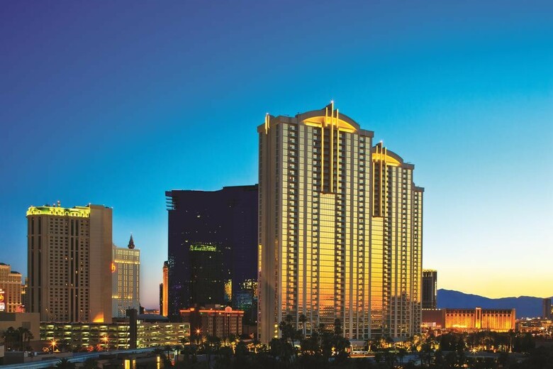 Hotel The Signature At Mgm Grand