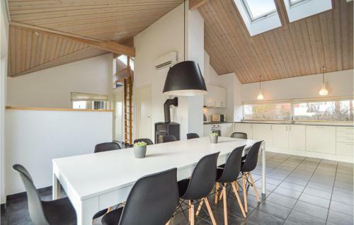 Holiday Home Lakolk
