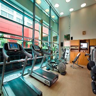 Hotel Royal Plaza On Scotts Singapore