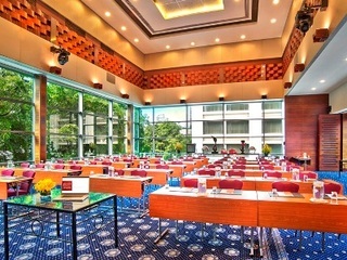 Hotel Royal Plaza On Scotts Singapore