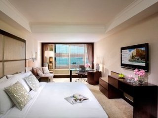 Royal Pacific Hotel And Towers