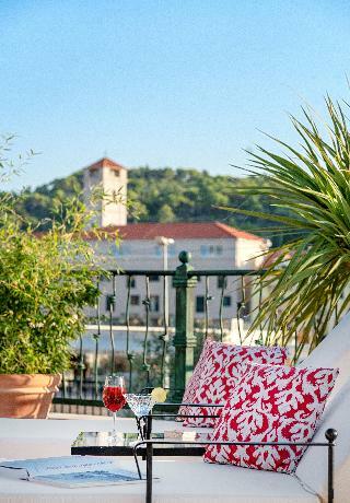 Apartments Tisno