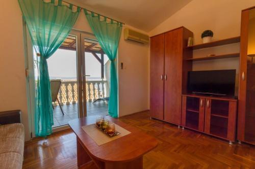 One-bedroom Apartment In Crikvenica Lx
