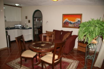 Hotel Club Arias Bed &amp; Breakfast