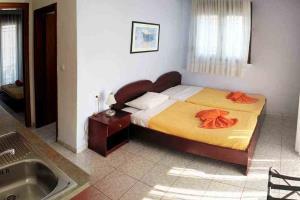 Hotel Lily Ann Village