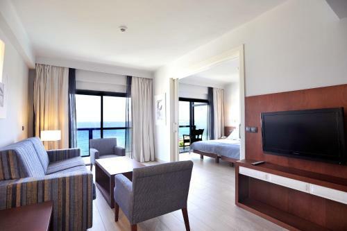 Aparthotel Hotel Marins Playa Suites - Adults Only