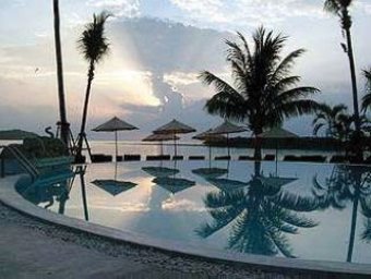Iyara Beach Hotel & Plaza