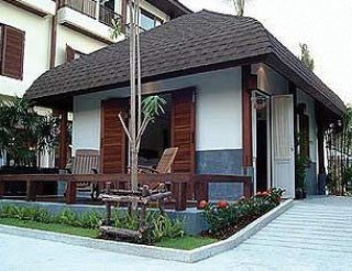 Iyara Beach Hotel & Plaza