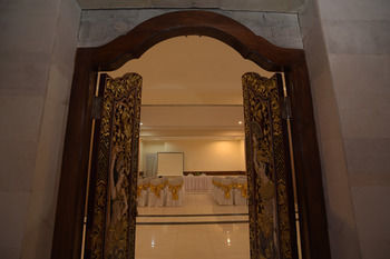 Hotel Sri Phala Resort And Villa