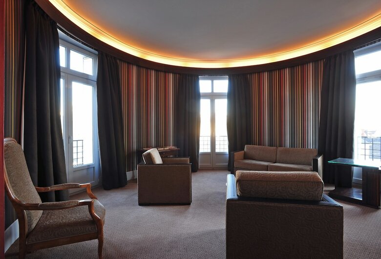 Le Grand Hotel De Tours