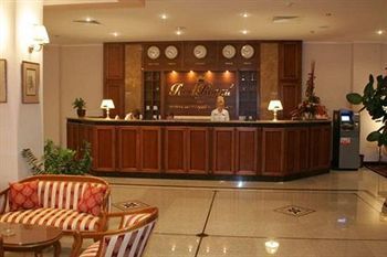 Red Royal Hotel