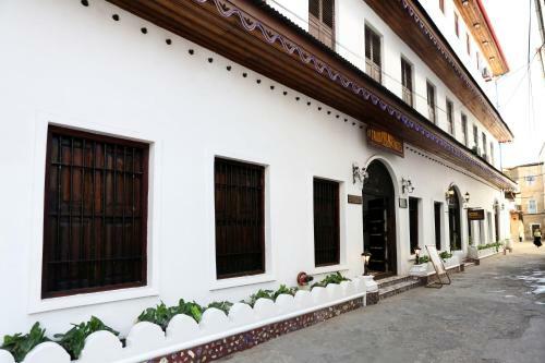 Chavda Hotel