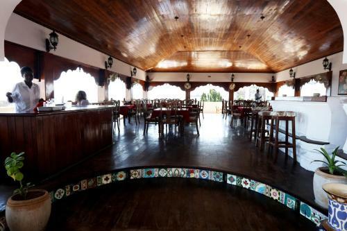 Chavda Hotel