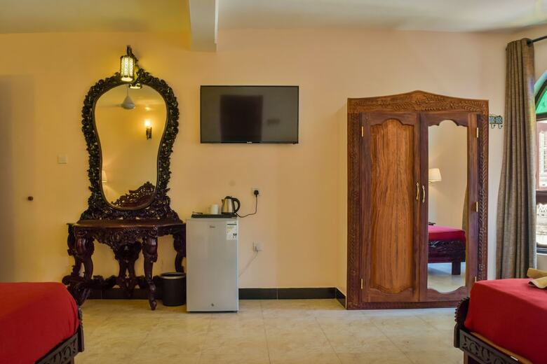 Tembo House Hotel