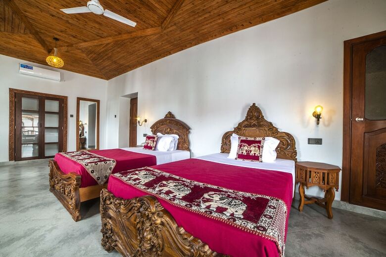 Tembo House Hotel