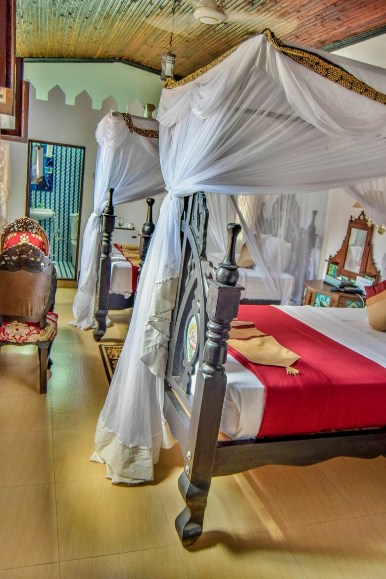 Tembo House Hotel