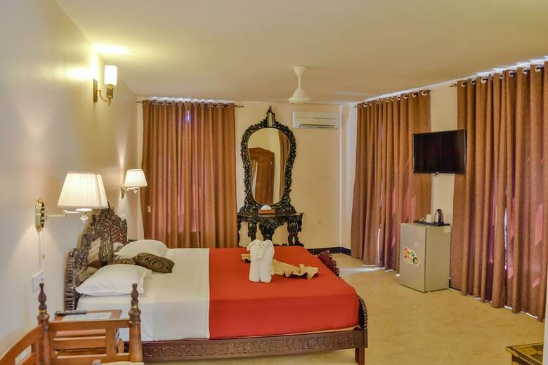 Tembo House Hotel