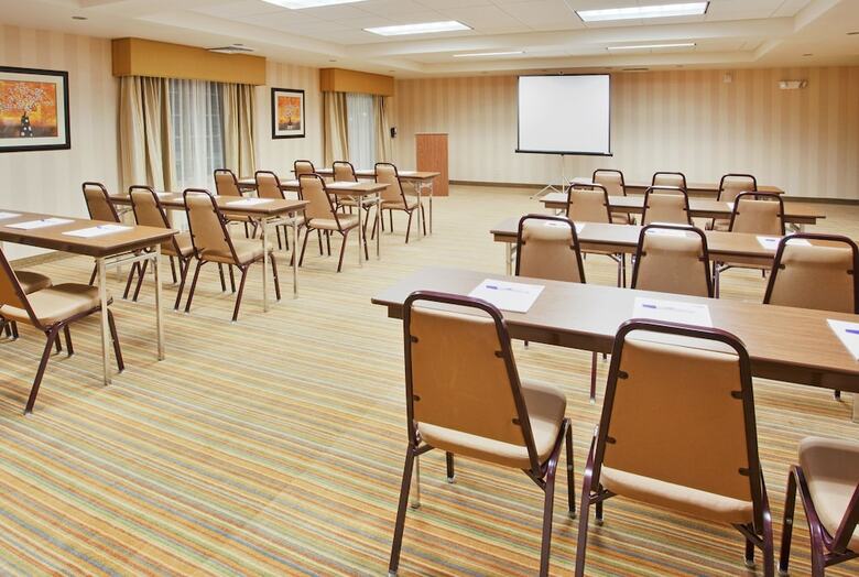 Holiday Inn Express Hotel & Suites Willows