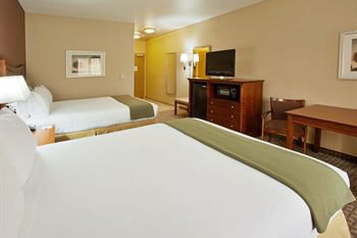 Holiday Inn Express Hotel & Suites Willows