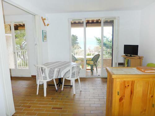 Apartment Les Aigues Marines VII St Cyr Sur Mer