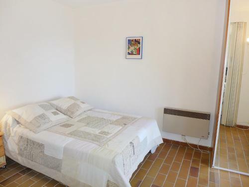 Apartment Les Aigues Marines VII St Cyr Sur Mer