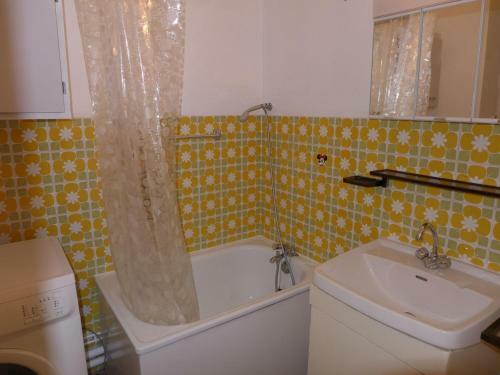 Apartment Les Aigues Marines VII St Cyr Sur Mer