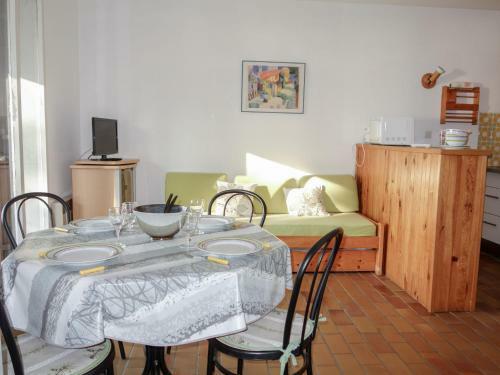 Apartment Les Aigues Marines VII St Cyr Sur Mer