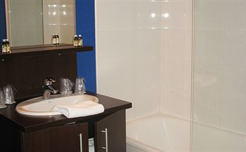 Hotel Park & Suites Bordeaux-saint Jean D'illac