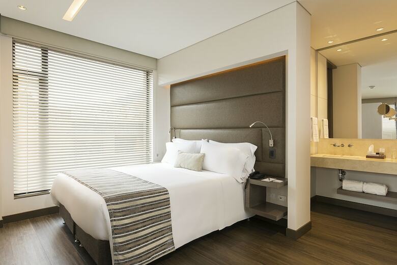 Bs Rosales Hotel & Suites