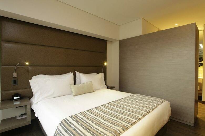 Bs Rosales Hotel & Suites