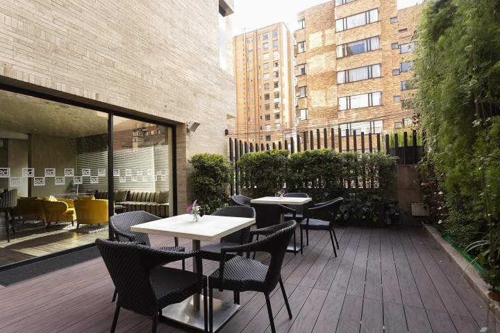 Bs Rosales Hotel & Suites