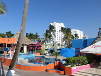 Suites Mediterr�neo Hotel