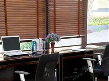 Hotel The Beverly Hills Bali