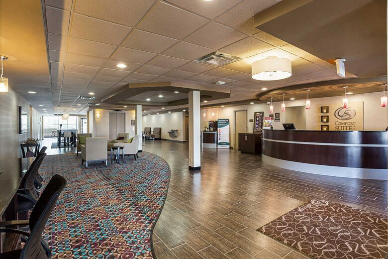Hotel Comfort Suites University
