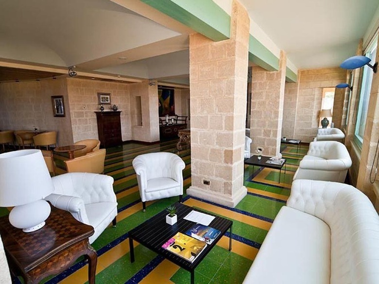 Hotel NH Venus Sea Garden