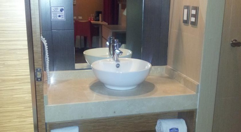 Hotel Howard Johnson Alameda