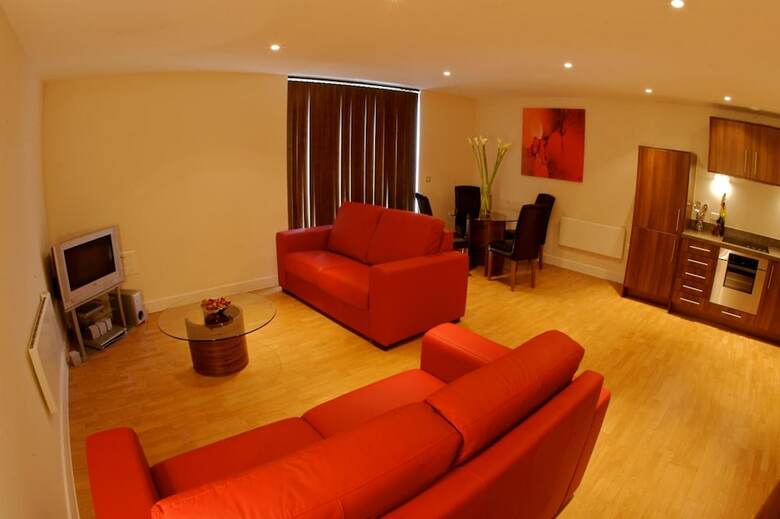 Spires Hotel (two Bedroom) 6 Pax