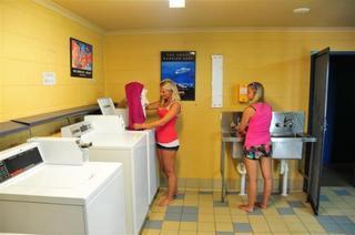 Hostal Nomads Cairns Backpackers