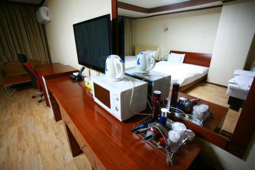 Gumi Metro Hotel