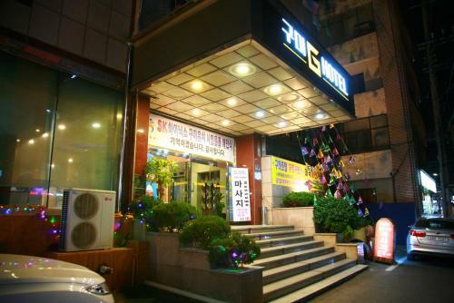 Gumi Metro Hotel