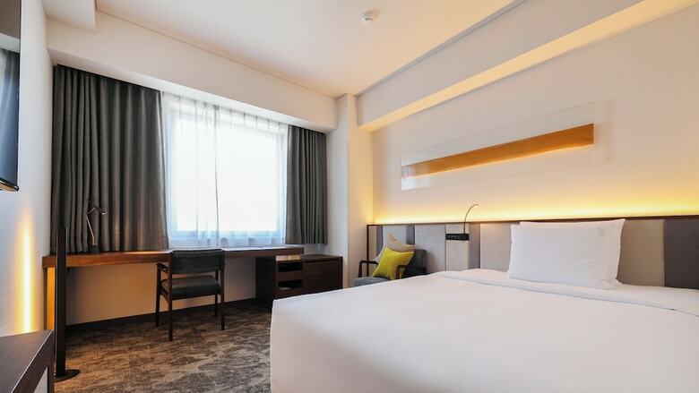 Hotel Ana Holiday Inn Sendai