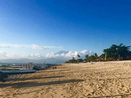 Hostal Lembongan Tropical