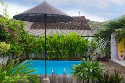 Hostal Pantai Bungalow Lembongan Island